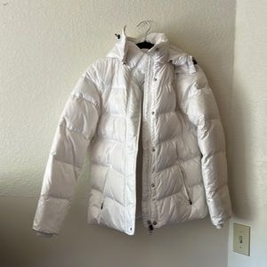 Nike winter White down puffy jacket zippered removable hood extra inside pocket